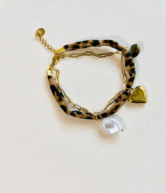 Beautiful Leo double chain statement heart charm bracelet hypoallegenic stainless steel