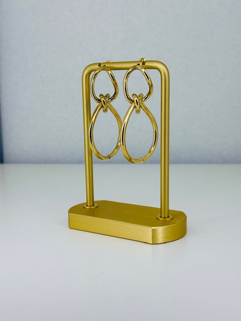 Geometric Turn Head Chain statement earring is crafted from hypoallergenic stainless steel from gym to glam
